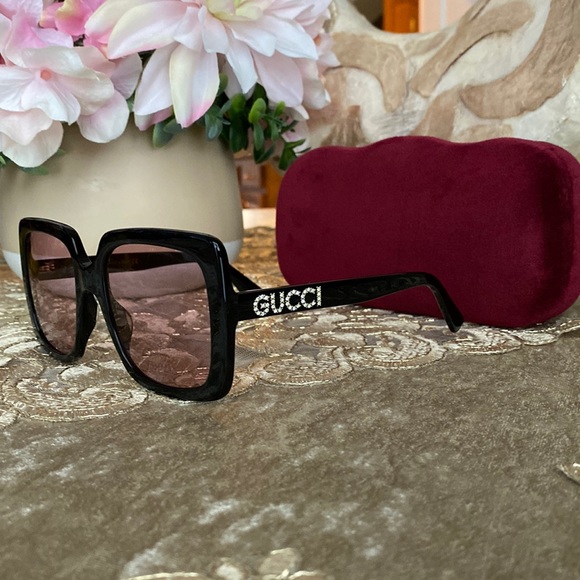 Gucci oversized square sunglasses